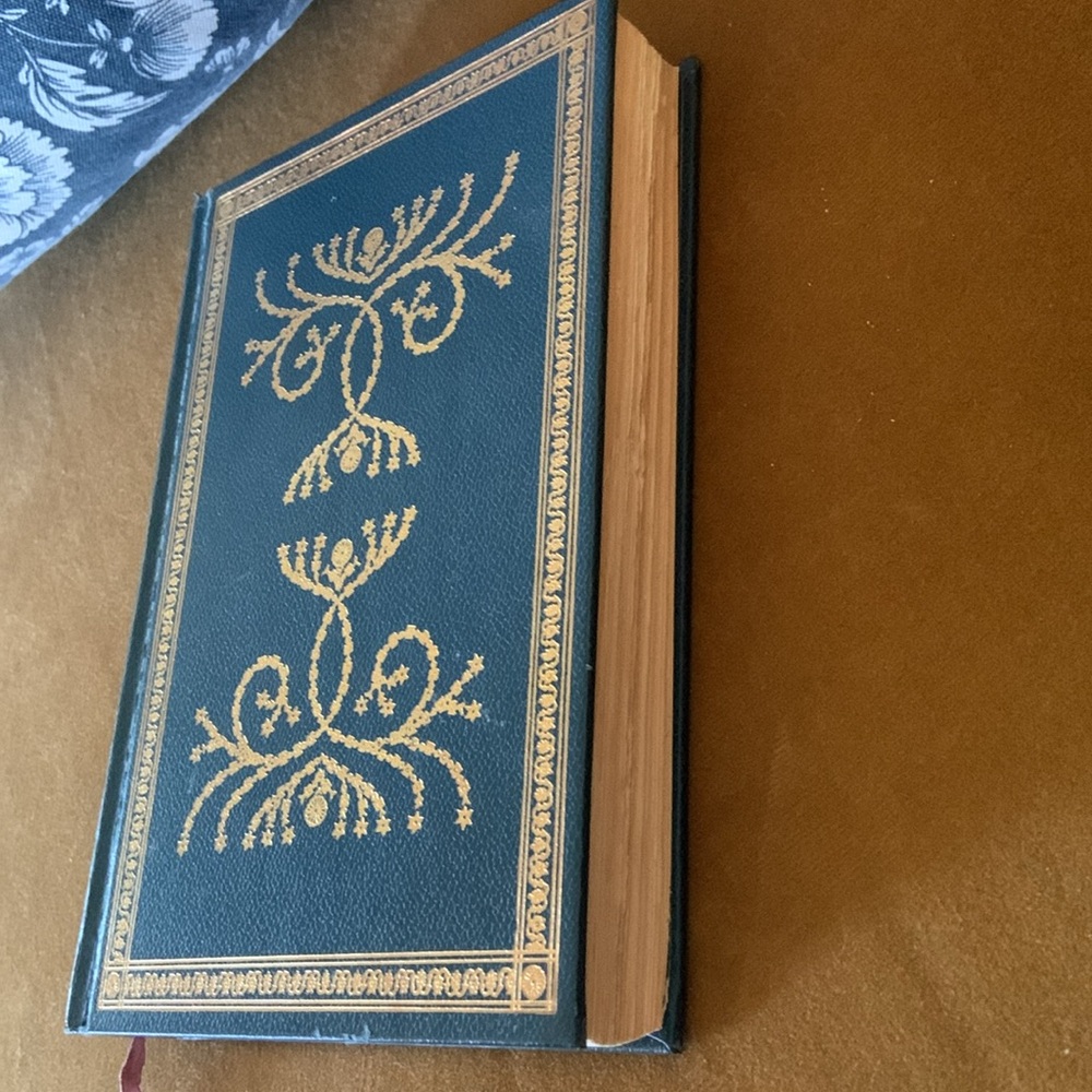 Green and Gold Decorative Book "Bullfinch's Mythology The Age of Fable" - Picture 4 of 4